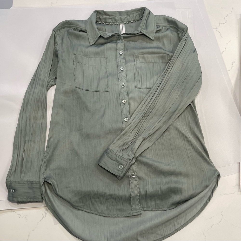 Anthropologie Olive Green Satin Collared Button Up Blouse - S GUC